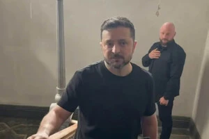 Зеленський після огляду наслідків російського удару по Києво-Печерській лаврі відповів на запитання журналістів