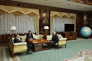 Лавров зустрівся з Лукашенком у Мінську