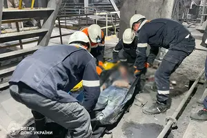 До прибуття рятувальників колеги намагалися надати чоловікові домедичну допомогу