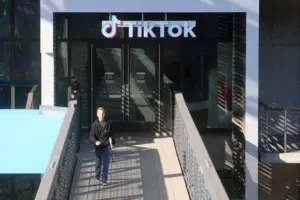 Флорида подає до суду на TikTok через безпеку дітей