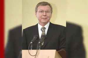 За часів президентства Леоніда Кучми він обіймав найвищі урядові посади