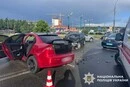 Троє дітей опинилися у лікарні після лобового зіткнення двох авто в Ірпені