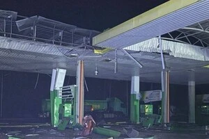 Руйнування на одній із запорізьких АЗС після атаки ворожих дронів