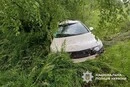 На Обухівщині автівка врізалася в дерево, 22-річна пасажирка загинула