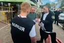 Власника ресторану, який побив жінку в Одесі, позбавлено дозволу на проживання в Україні