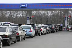 Бензин у Росії б'є цінові рекорди – влада ділить пальне для своїх