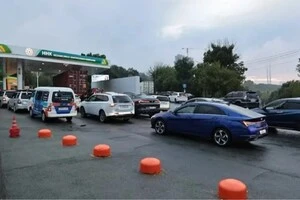 У деяких містах Росії бензин закінчився повністю
