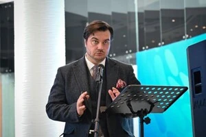 Голова Фонду держмайна Дмитро Наталуха воює з «сутенерами державного майна», які фактично приватизували держпідприємства через підконтрольний менеджмент