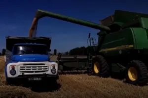 Росія намагається вдарити по українському врожаю ще до збору нового