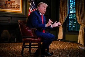 Трамп: Якби він просто пішов прямо шосе до міста, вони були б у Києві через чотири години, і Україна нічого не змогла б зробити