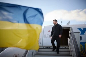 Зеленський запевнив, що Україні відомо про кожен завод у Білорусі, який працює на Росію і на війну