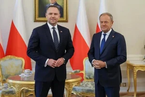 Президент Польщі Кароль Навроцький (зліва) та прем'єр-міністр Дональд Туск