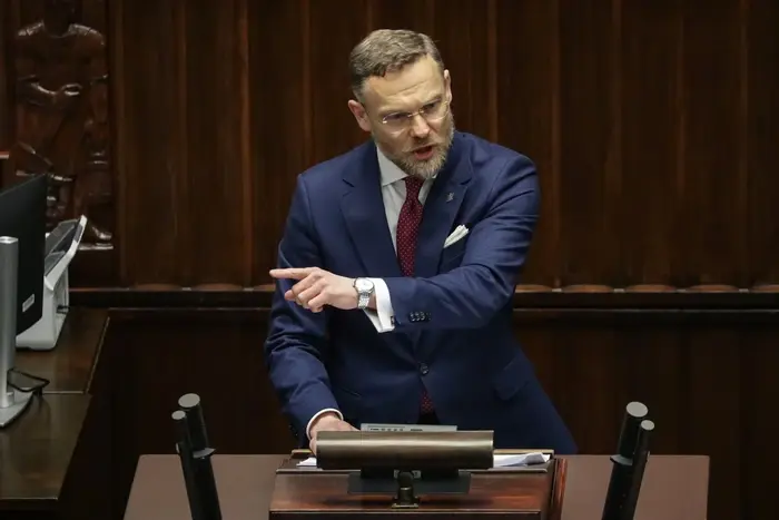 Канцелярія Навроцького звинуватила українську владу у невдячності