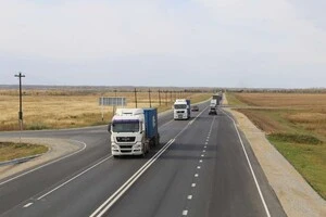 Обмеження стосуватимуться великовагових транспортних засобів фактичною масою понад 24 тонни та навантаженням на вісь понад 7 тонн за температури повітря вище +28°C