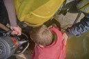 На Київщині шестирічний хлопчик потрапив у металеву пастку в річці