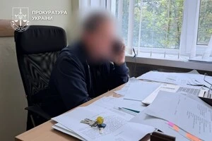 Правоохоронці повідомили про підозру у пособництві заволодіння бюджетними грошима трьом учасникам оборудки