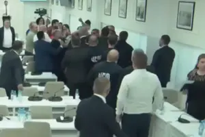 Члени фракції опозиційного блоку «Мати Вірменія» звинуватили правлячу партію у передвиборчих порушеннях