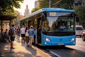 За даними профільного департаменту, незалежно від годин пік найвище завантаження протягом усього дня мають три маршрути