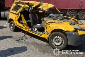 Внаслідок аварії травми отримали четверо пасажирів автомобіля Renault