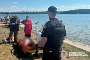 Медики проводили реанімаційні заходи, однак врятувати життя дівчини не вдалося