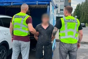 Приходив у гості, коли не було дорослих: на Київщині затримано вчителя за розбещення школярки