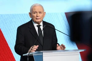 Лідер польської опозиції Ярослав Качинський вирішив повернути нагороду, отриману від Зеленського