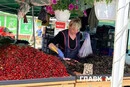 Скільки коштує черешня у Києві: «Главком» порівняв ціни на «Героїв Дніпра» та «Позняках»
