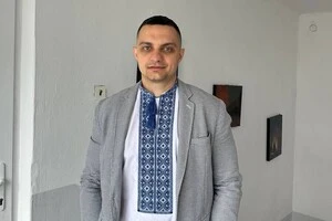 Медик щодня їздить на роботу з Тернополя, долаючи понад 30 кілометрів в один бік