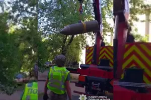 Бойову частину ракети впала в Дарницькому районі столиці