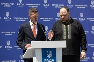 Нову монету представив заступник Голови НБУ Олексій Шабан