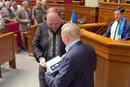 Стефанчук нагородив Кучму відзнакою Верховної Ради та спровокував хвилю обурення у соцмережах