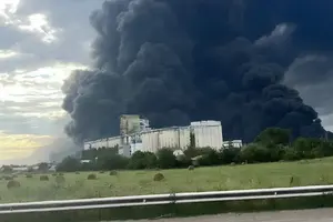 Кадры после ночной атаки на Славянский НПЗ в Краснодарском крае, РФ