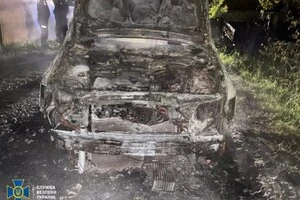Мішенню зловмисник обрав автомобіль Opel, який мав ознаки належності до Збройних Сил України