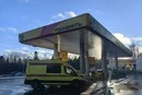 У Росії пенсіонер помер у черзі за бензином