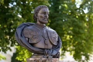 Погруддя Івана Мазепи, встановлене на території Києво-Печерської лаври 28 червня 2026 року
