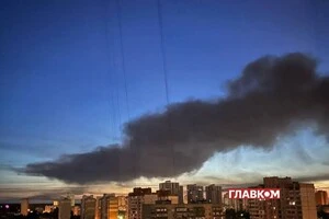 У Києві тривають пожежі внаслідок нічної рекетної атаки РФ