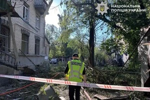 На місцях влучань працюють правоохоронці, які фіксують наслідки ударів