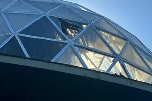 Пошкодження будівлі у КиївЗоо