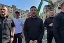 Зеленський оглянув місце удару в одному з районів столиці (відео)