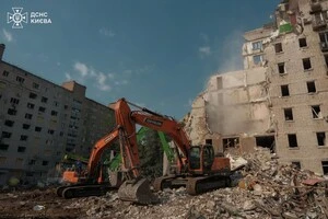 У Києві другу добу триває пошуково-рятувальна операція т