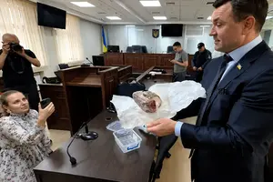 Тищенка прийшов на своє засідання суду зі шматком сала