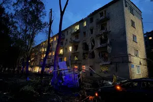 Ворог атакував обласний центр безпілотниками та керованими авіабомбами, є влучання по цивільній інфраструктурі