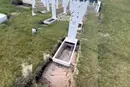 Дощі розмили Національне військове кладовище. Який вигляд мають поховання (відео)