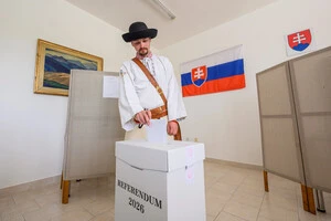 Опоненти Фіцо ініціювали проведення референдуму щодо скасування довічних виплат прем’єр-міністру