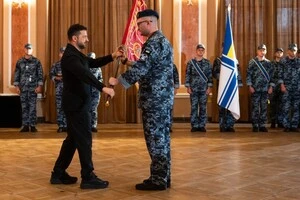 Глава держави вручив бойовий прапор 12-й бригаді десантних катерів Флотилії ВМС ЗСУ