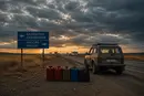 У каністрах і валізах: Казахстан зупинив вивезення пального в РФ