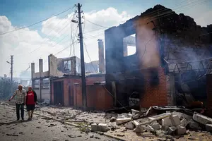 Рятувальники ліквідовують наслідки атаки