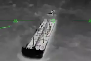 В Азовському морі уражено два танкери з бензином для Криму