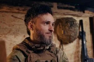 Ігор Ласточкін має звання офіцера та командує взводом 