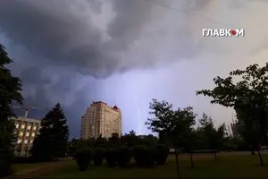 На Київщині та в Києві оголошено жовтий рівень небезпеки через сильний вітер